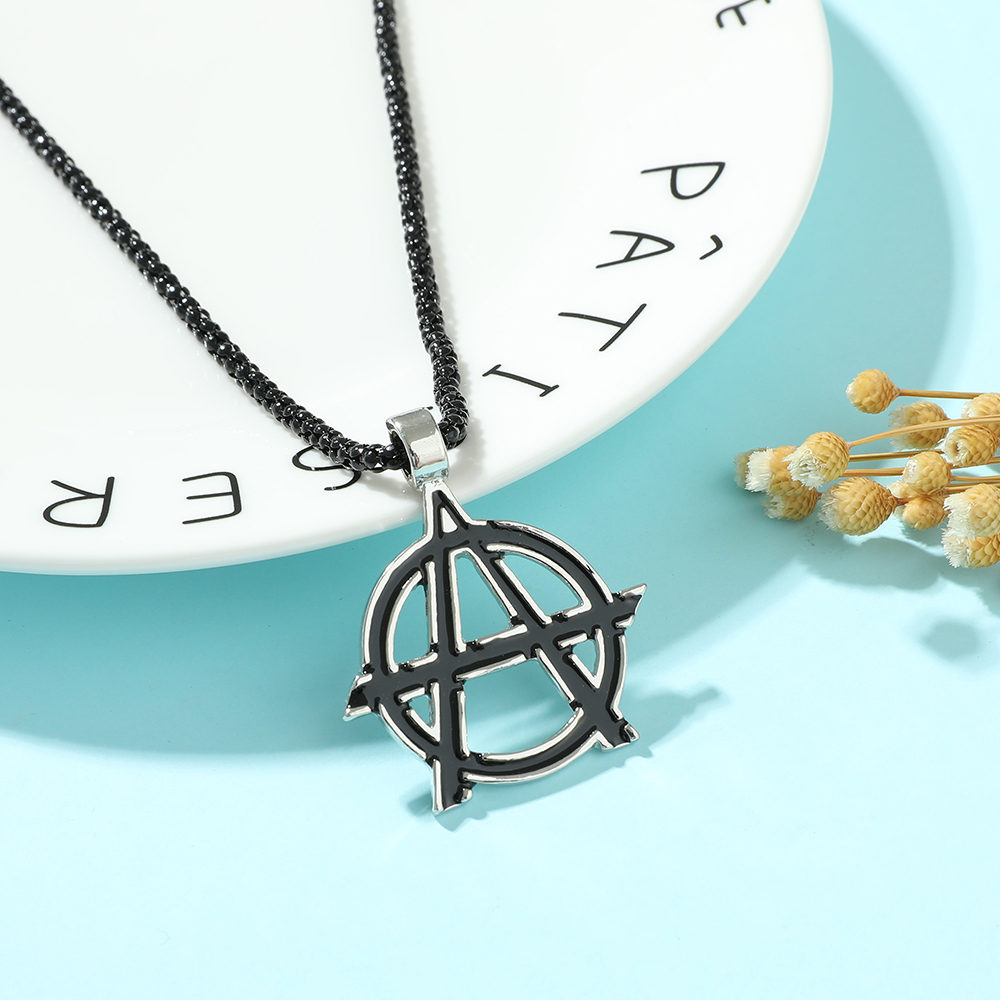Vintage Jewelry Collection - Kalung Logo Huruf A Simbol Film